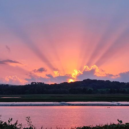 Shorepark - Waterfront Cottage With Stunning Views ダンフリーズ エクステリア 写真