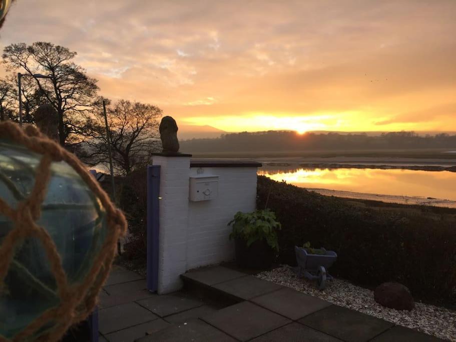 Shorepark - Waterfront Cottage With Stunning Views ダンフリーズ エクステリア 写真